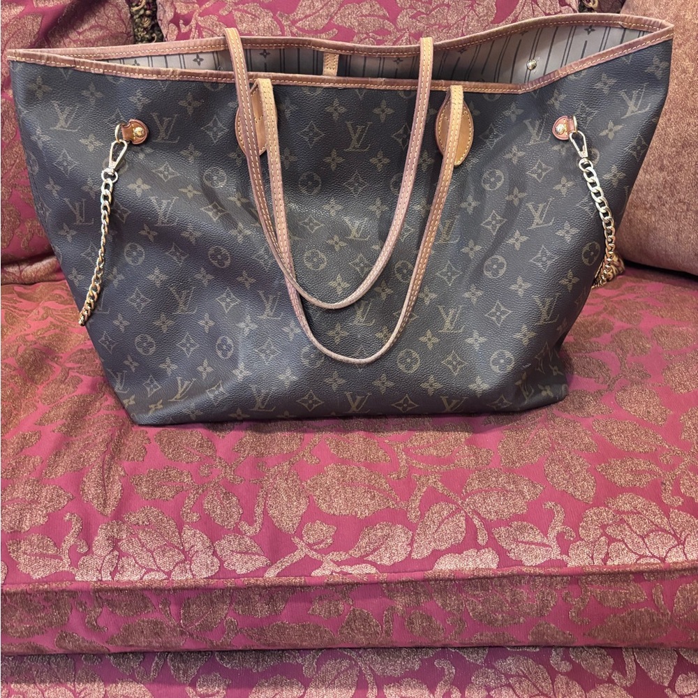 Louis Vuitton AUTHENTIC GM
